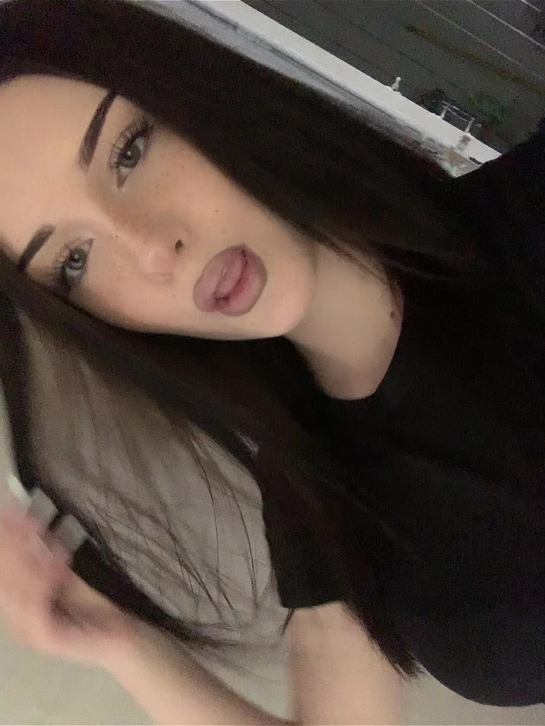 @миоликс🪽