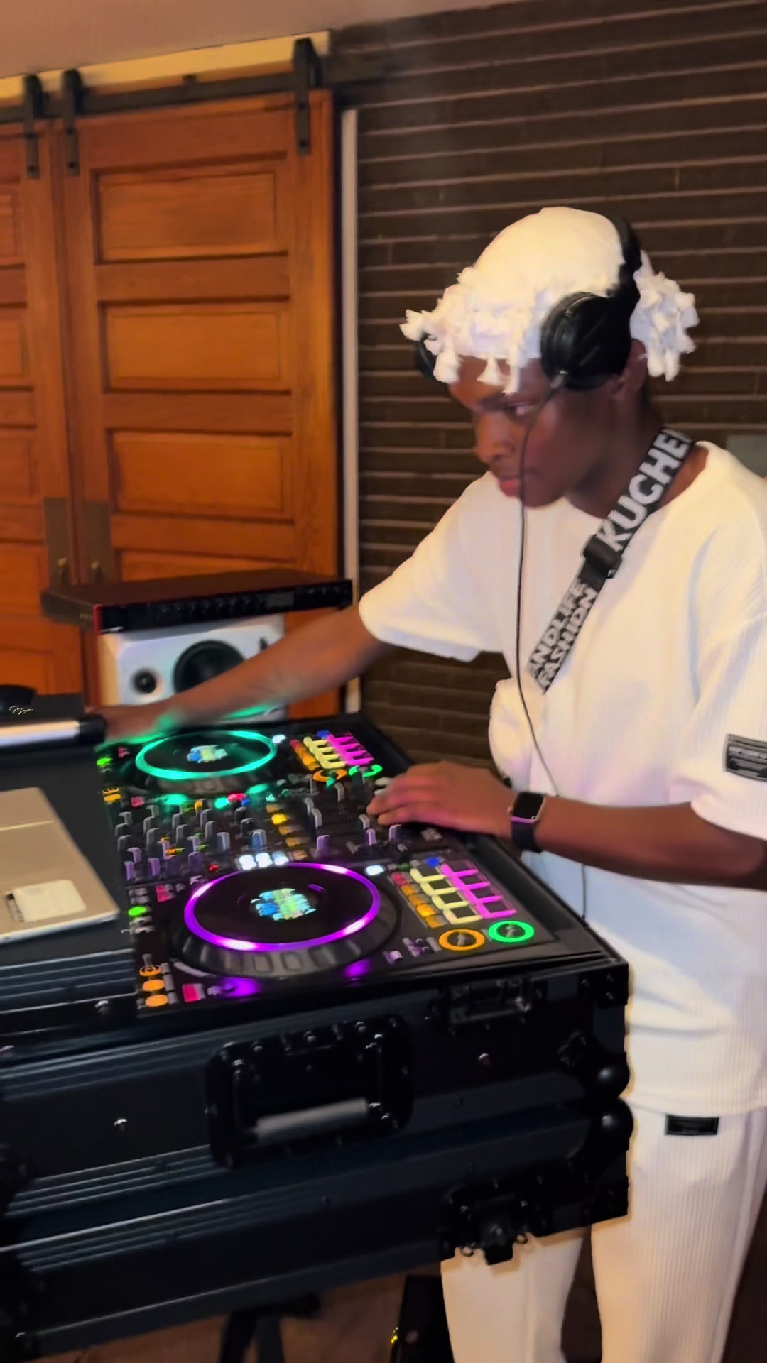 @DJ Rio