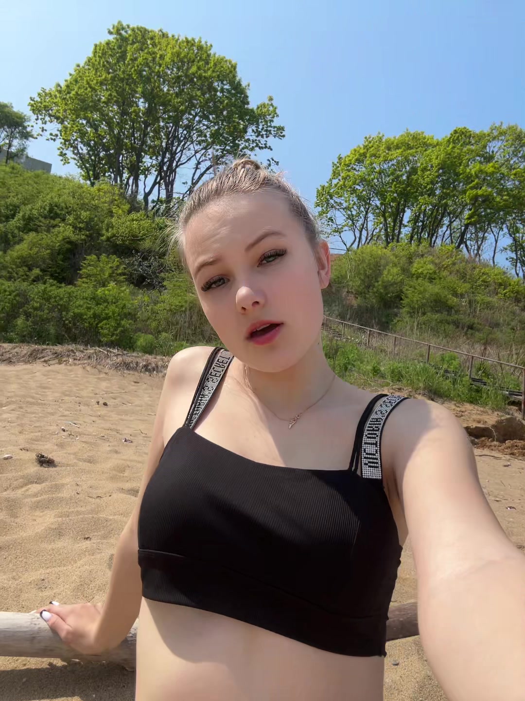 @Киса🦋💕