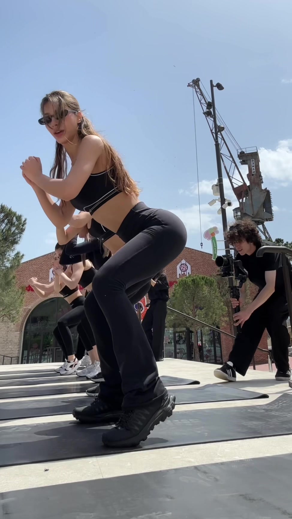 @Mira Atag&uuml;l