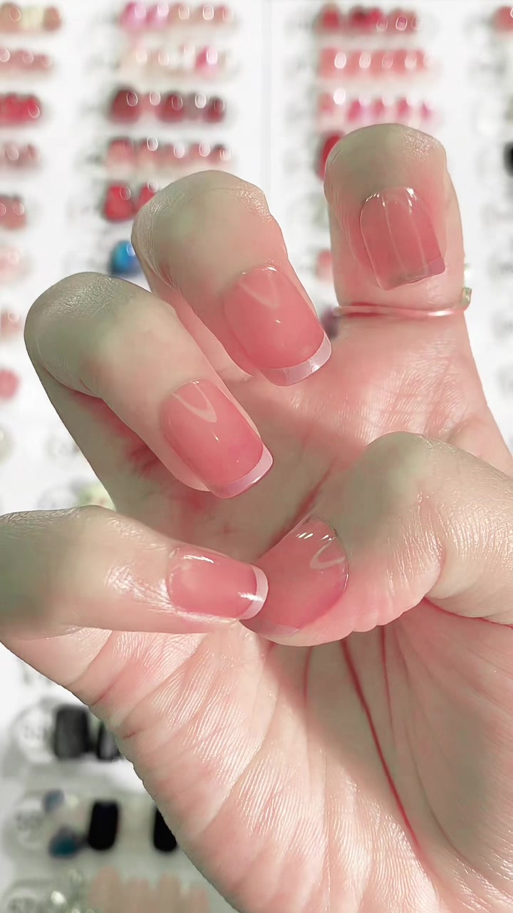 @Molly Nails Ind