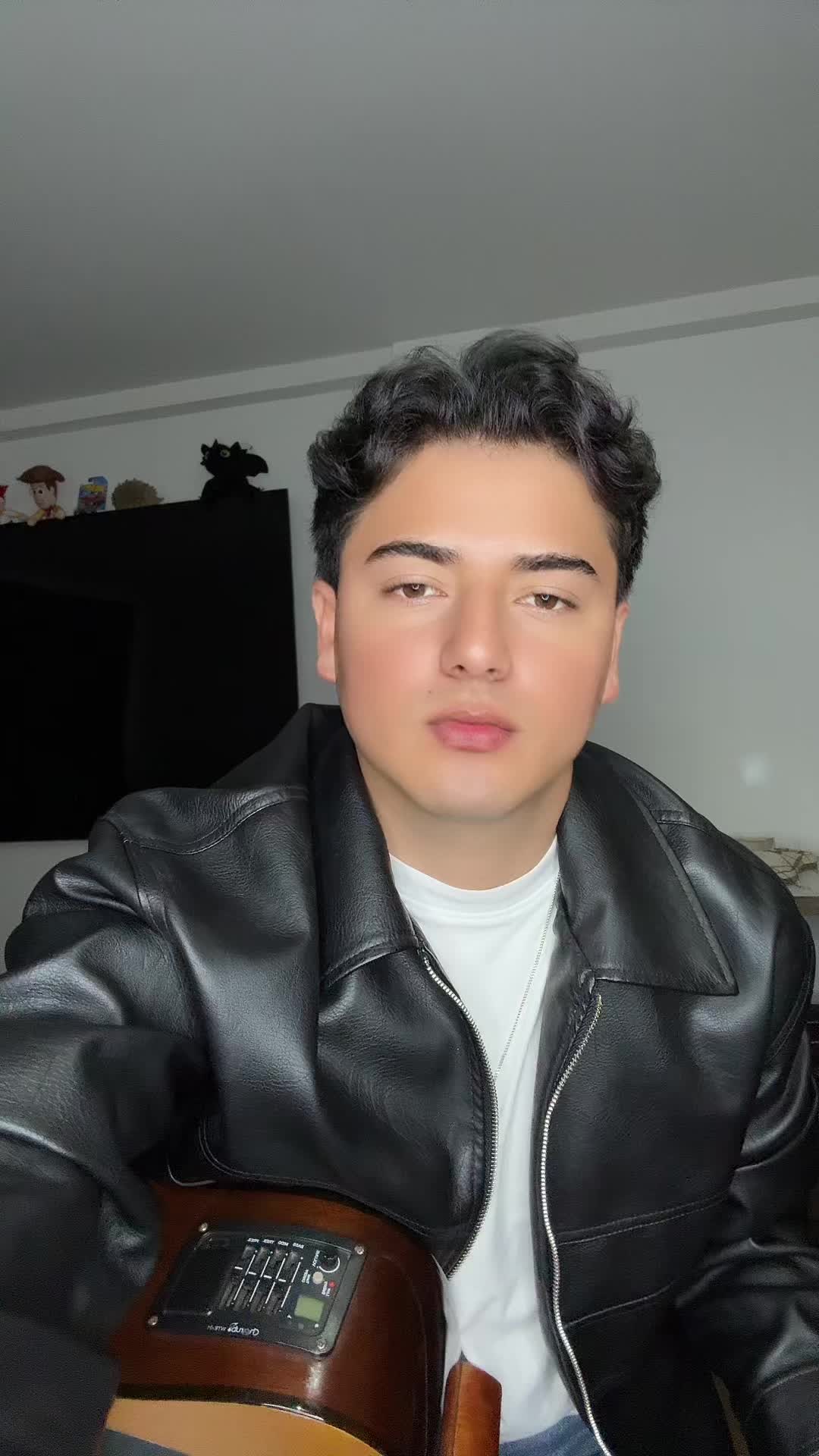 @Jackson_Razo