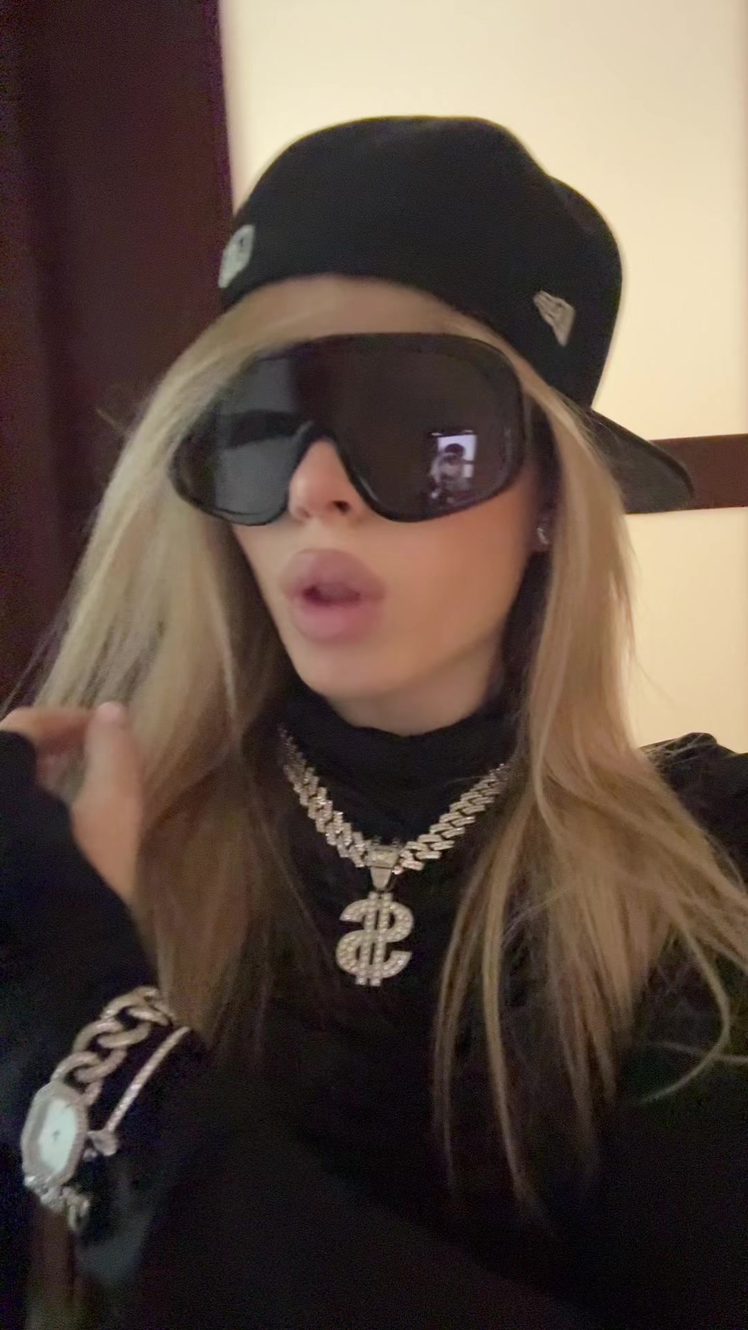 @lizzitak
