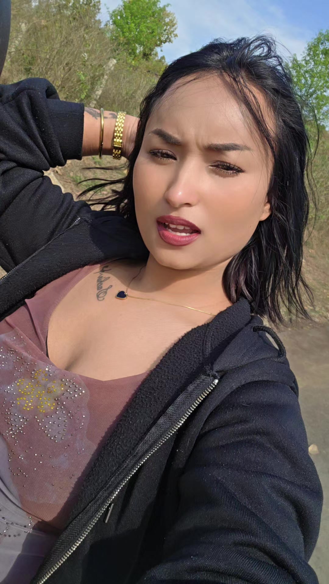 @Sani🦋