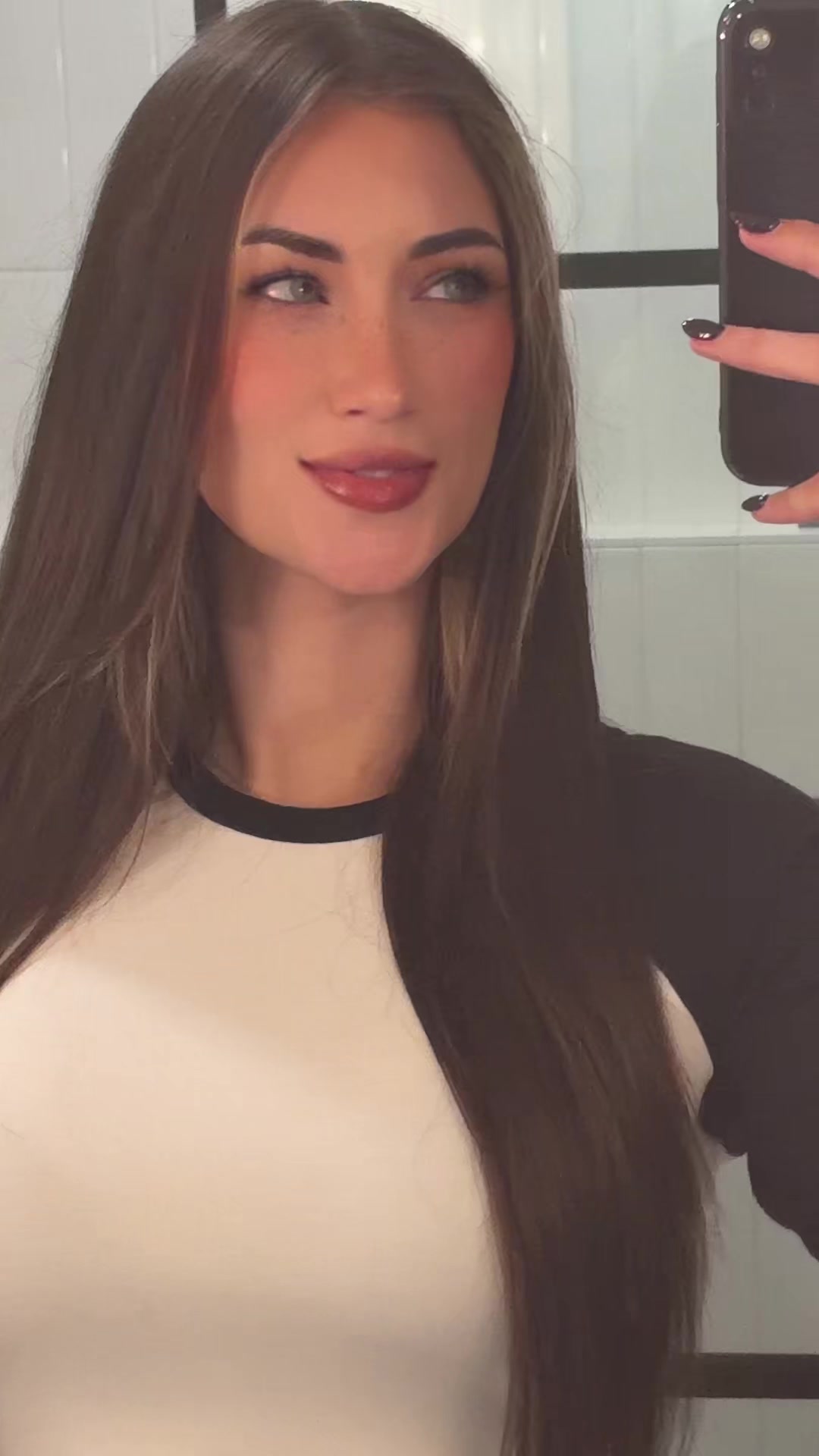 @bella