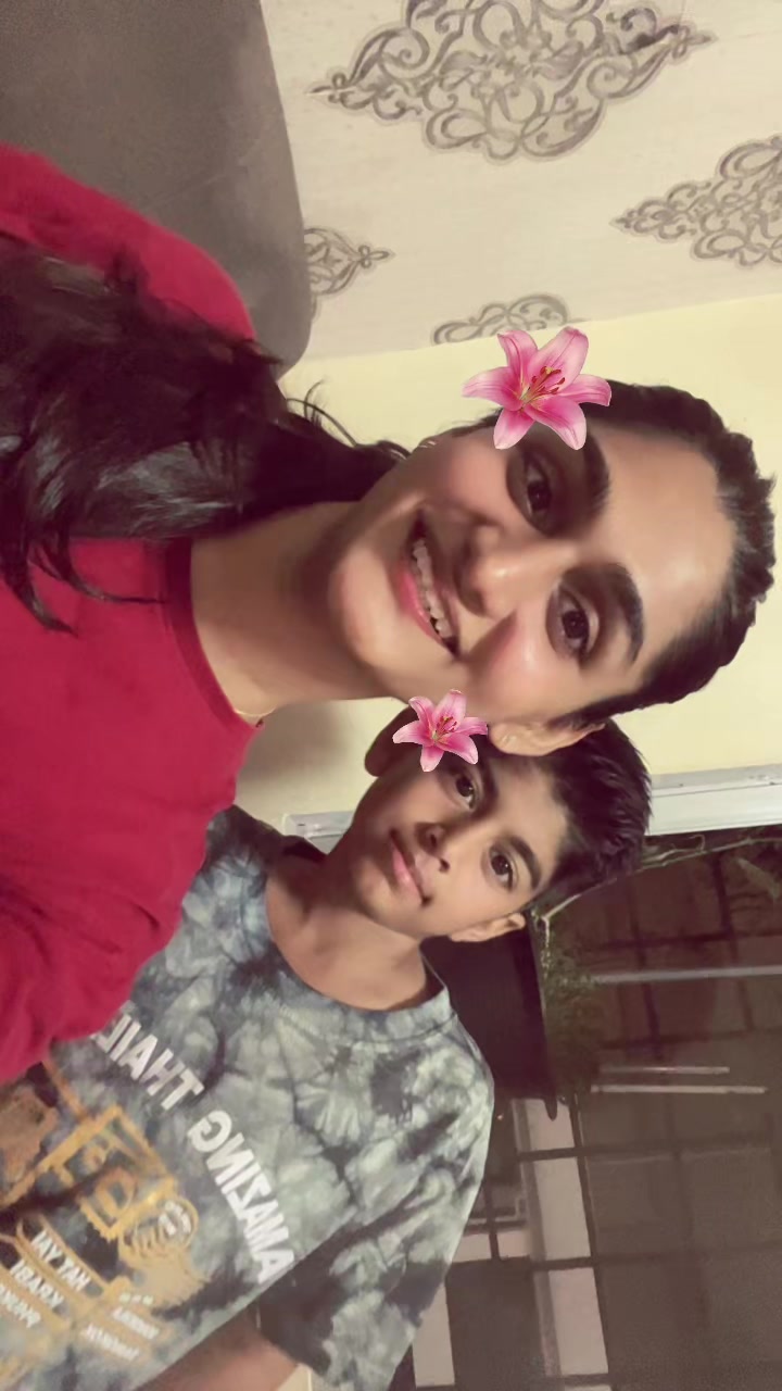 @Revi_💕