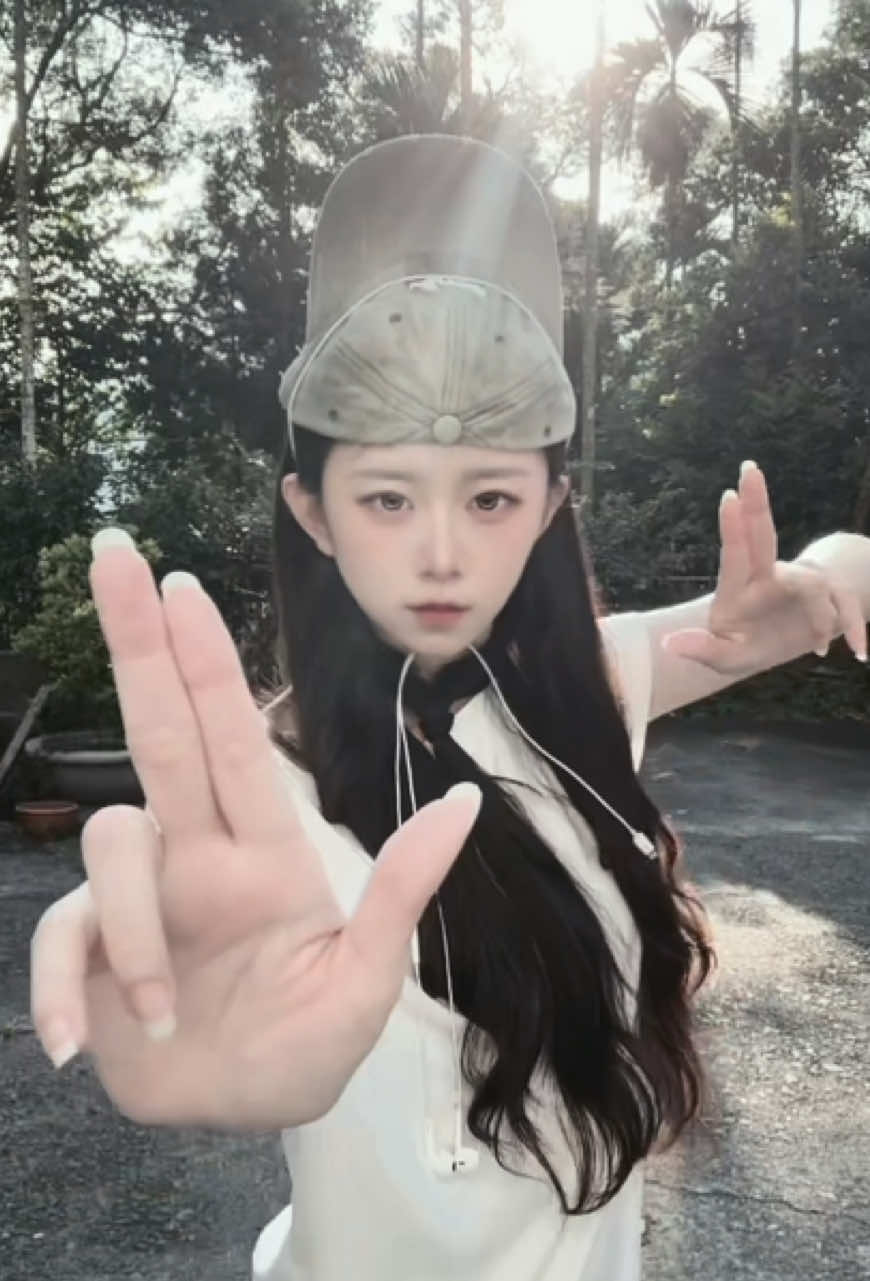 @嗷嗷嗷嗷𖠌 🐺