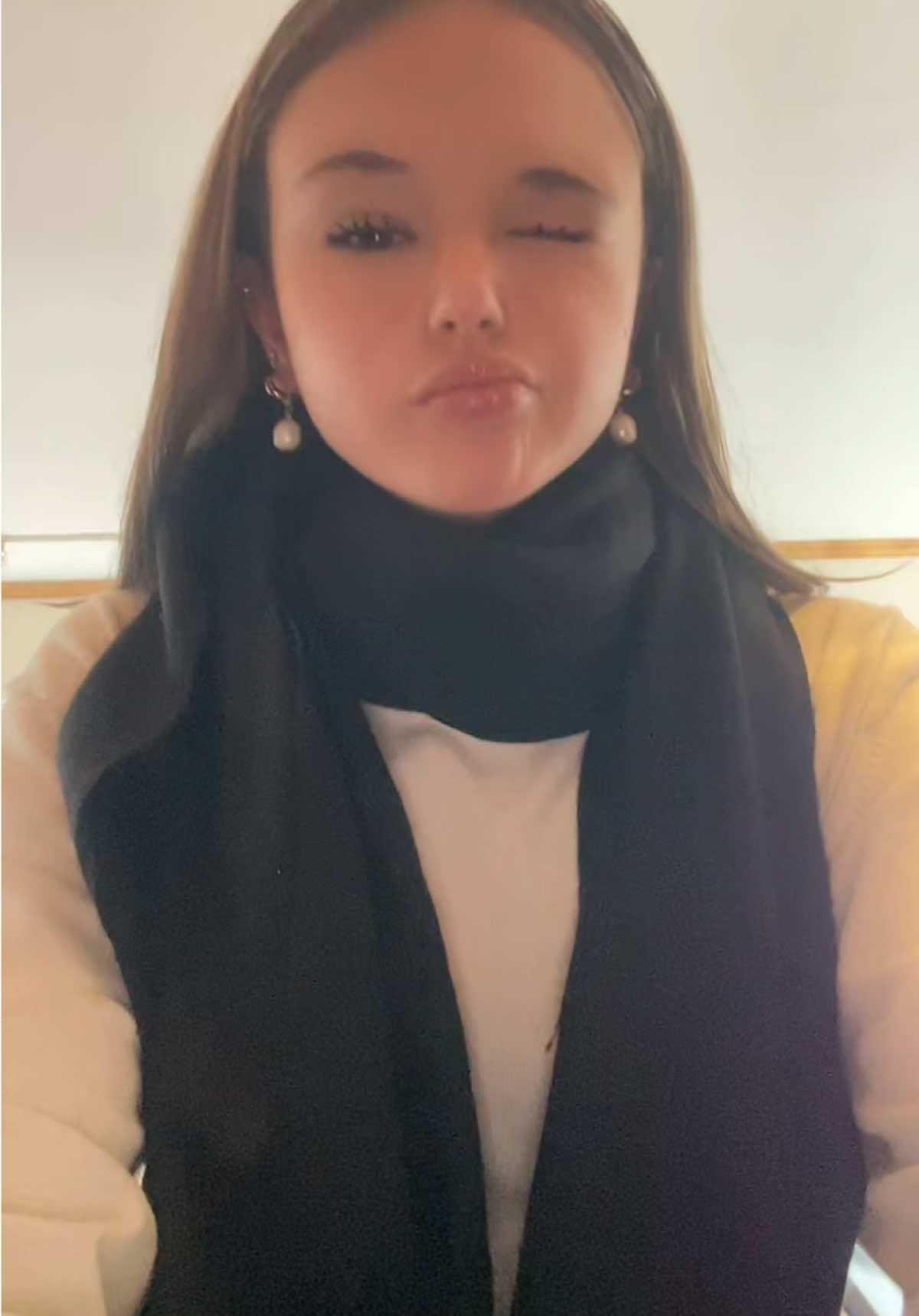 @𝒁𝒐𝒆 𝑴𝒂𝒍𝒂𝒏