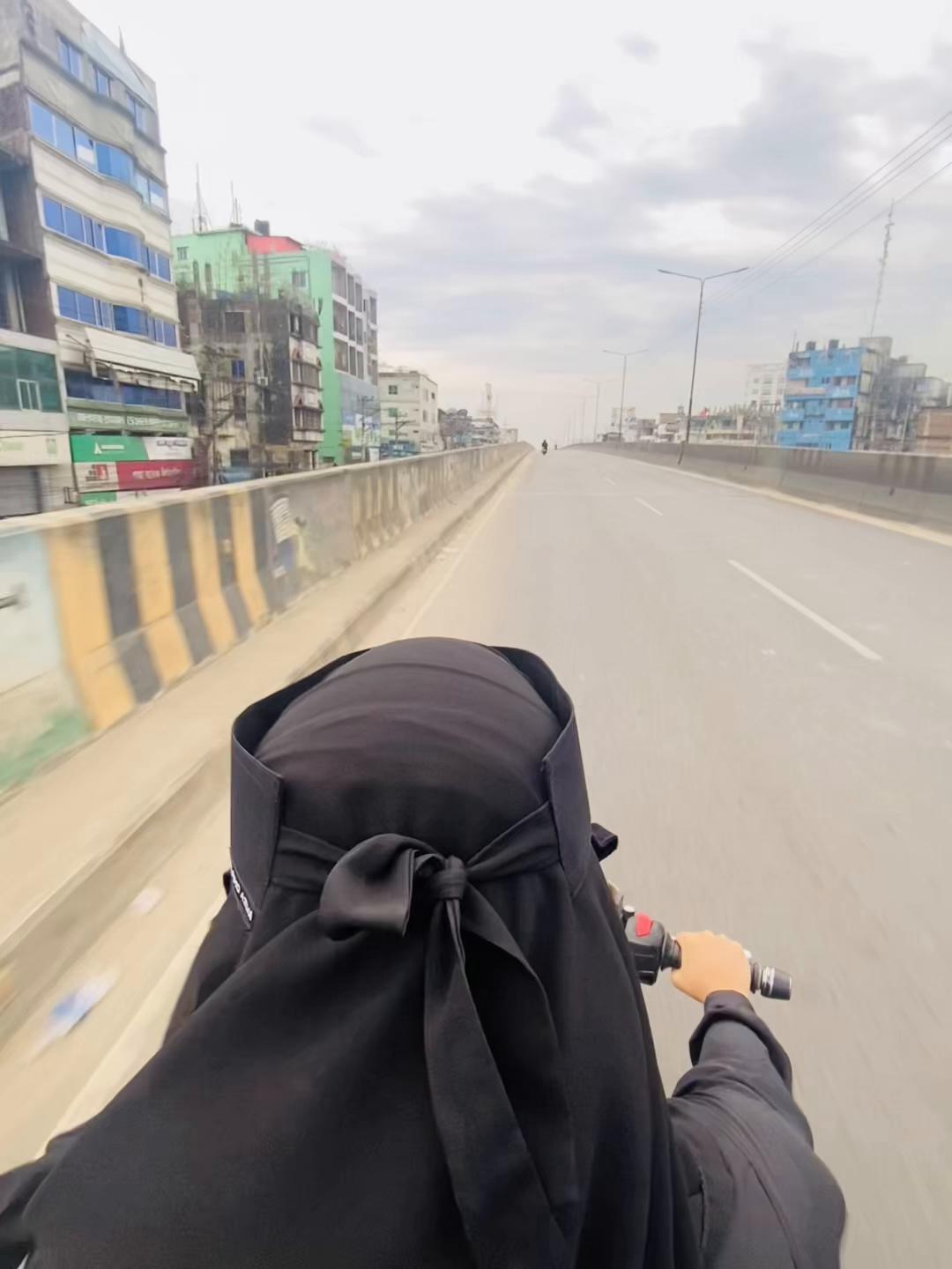 @চাঁদ🌙🖤