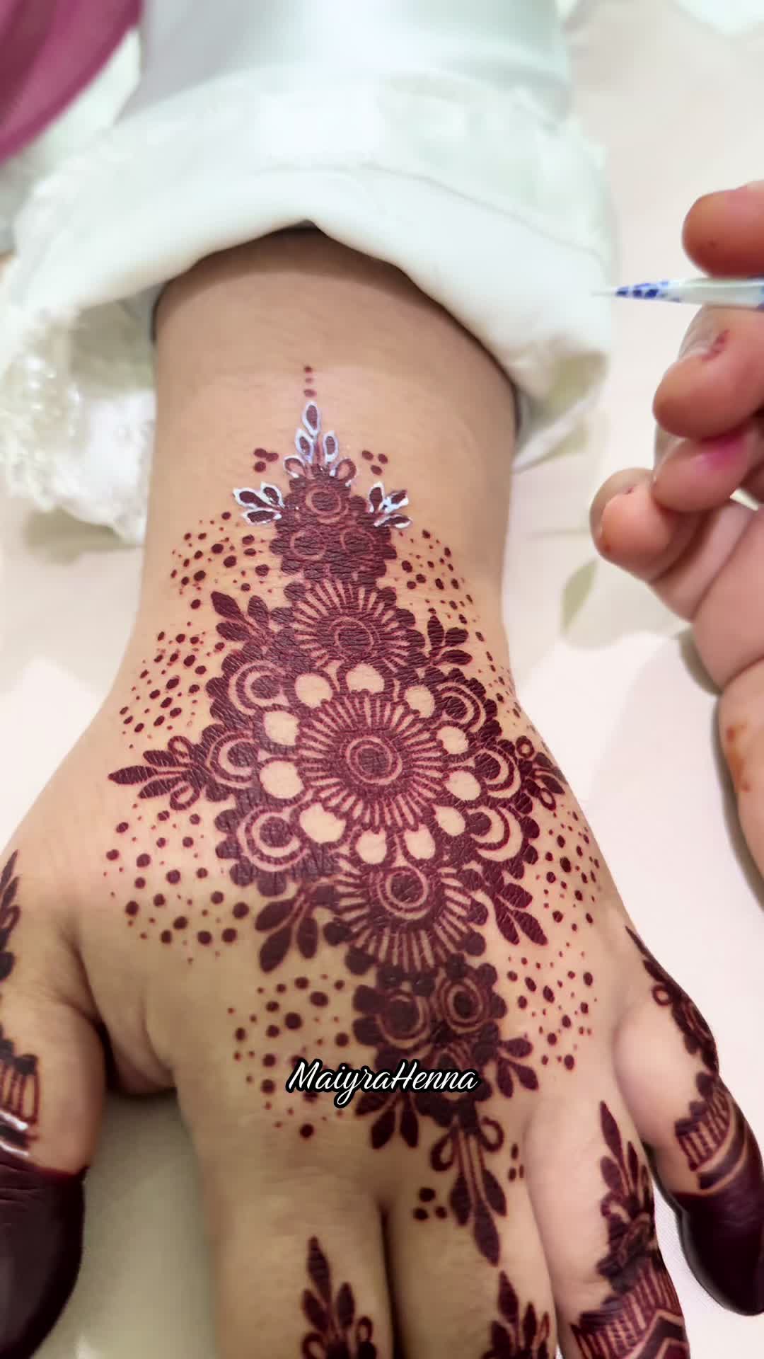 @MaiyraHennaMaiy