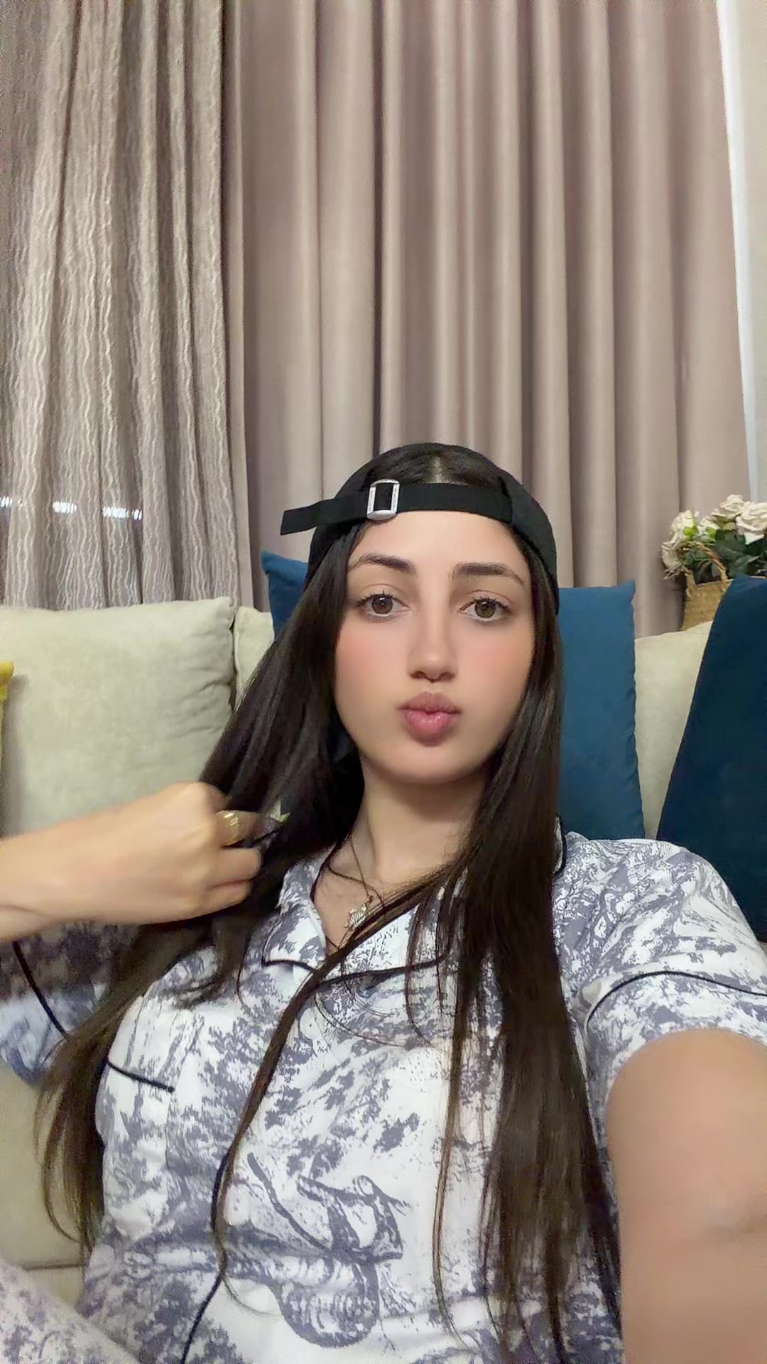 @Ghozlene