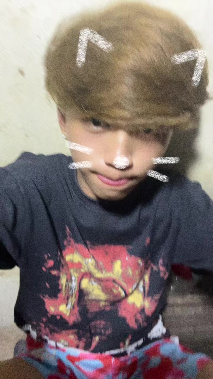 @ប្រដាប់ស្រឡាញ់🤨