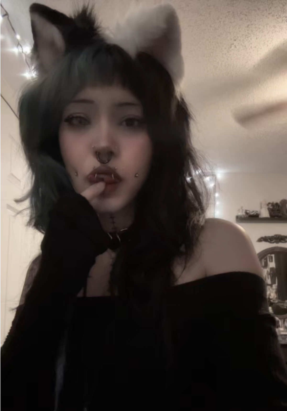 @𖤐