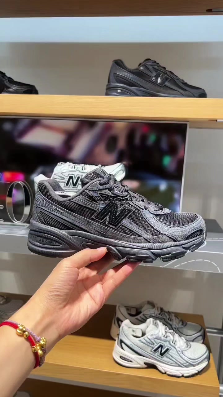 @𝙎𝙉𝙀𝘼𝙆𝙀𝙍𝙇𝘼𝙂𝙄