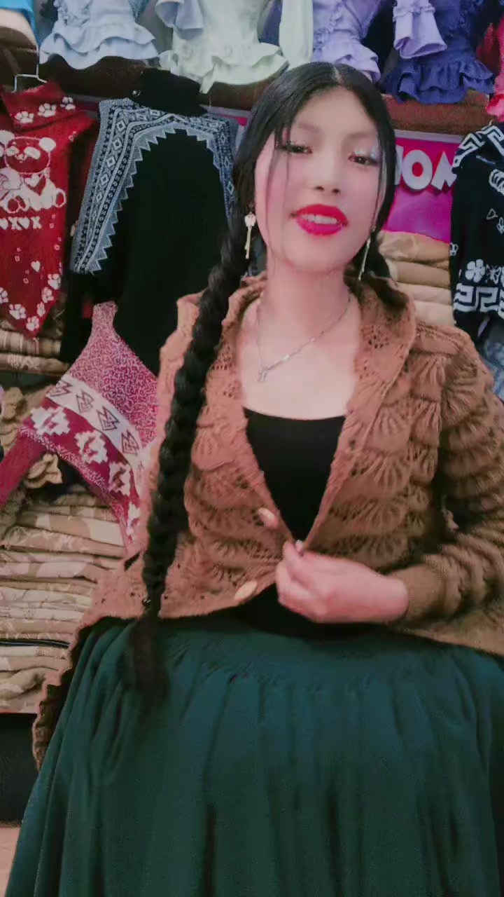 @♥️🦋tú cholita Elvira 🦋♥️