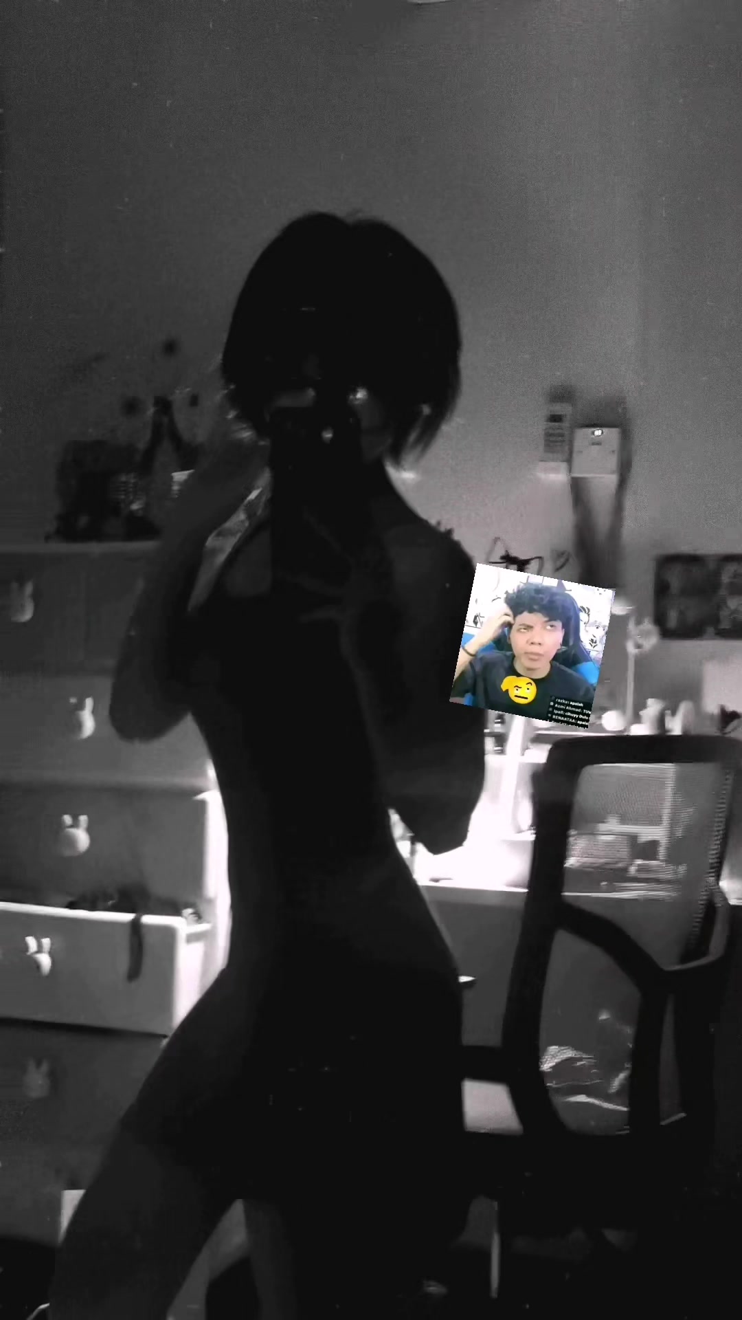 @༯