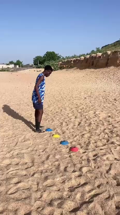 @itz bolomson footballer