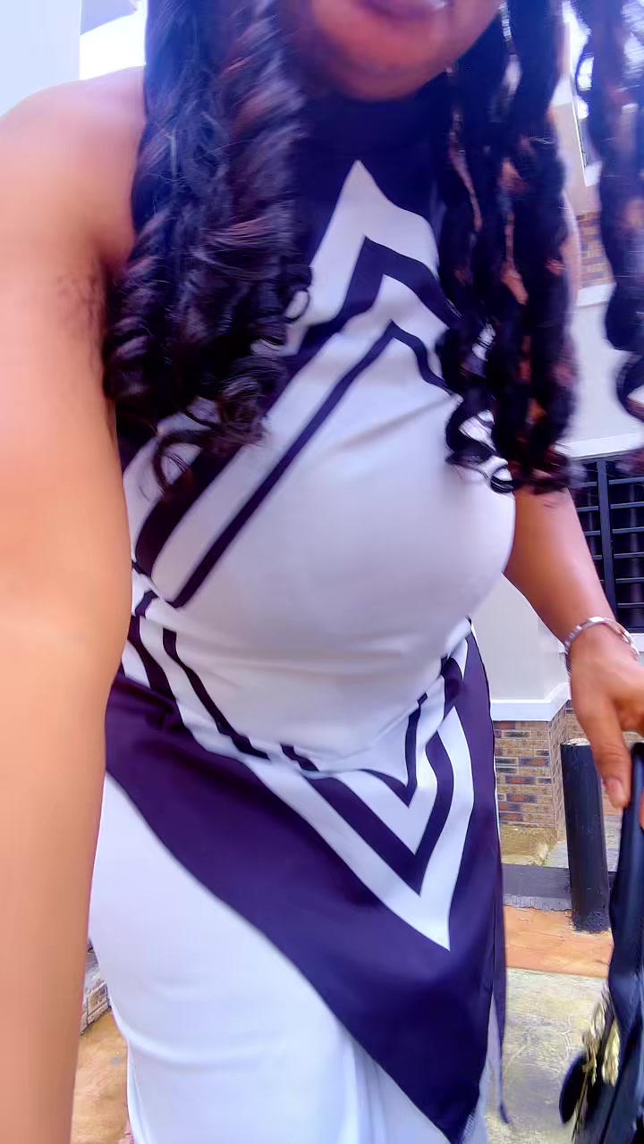 @She_is_veey