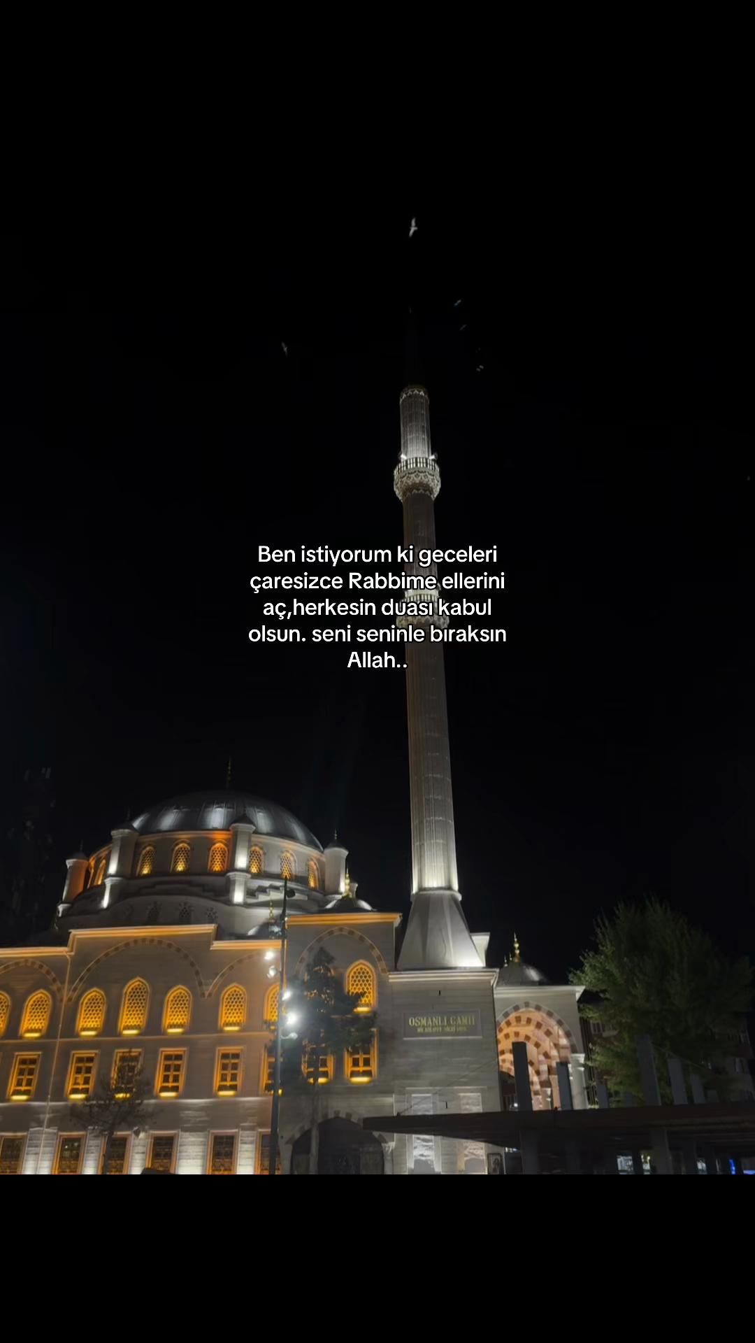 @𝐄.