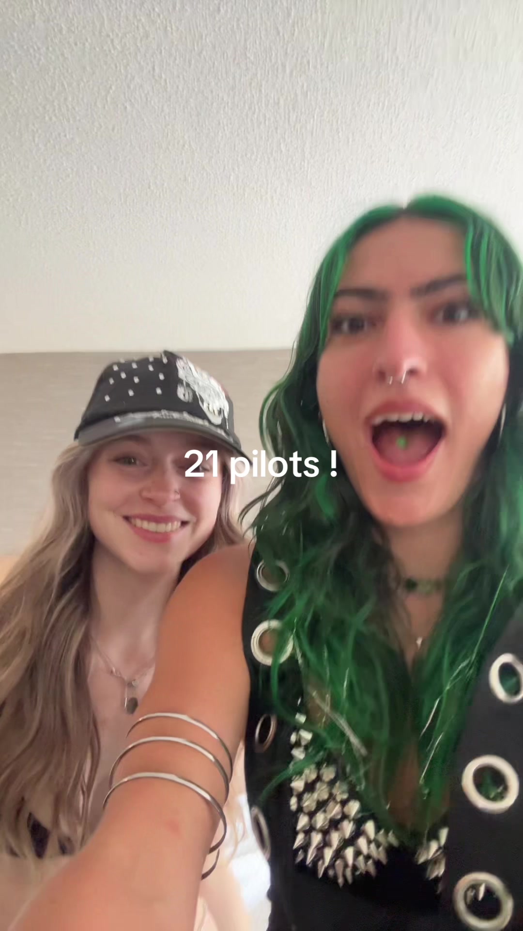 @mia