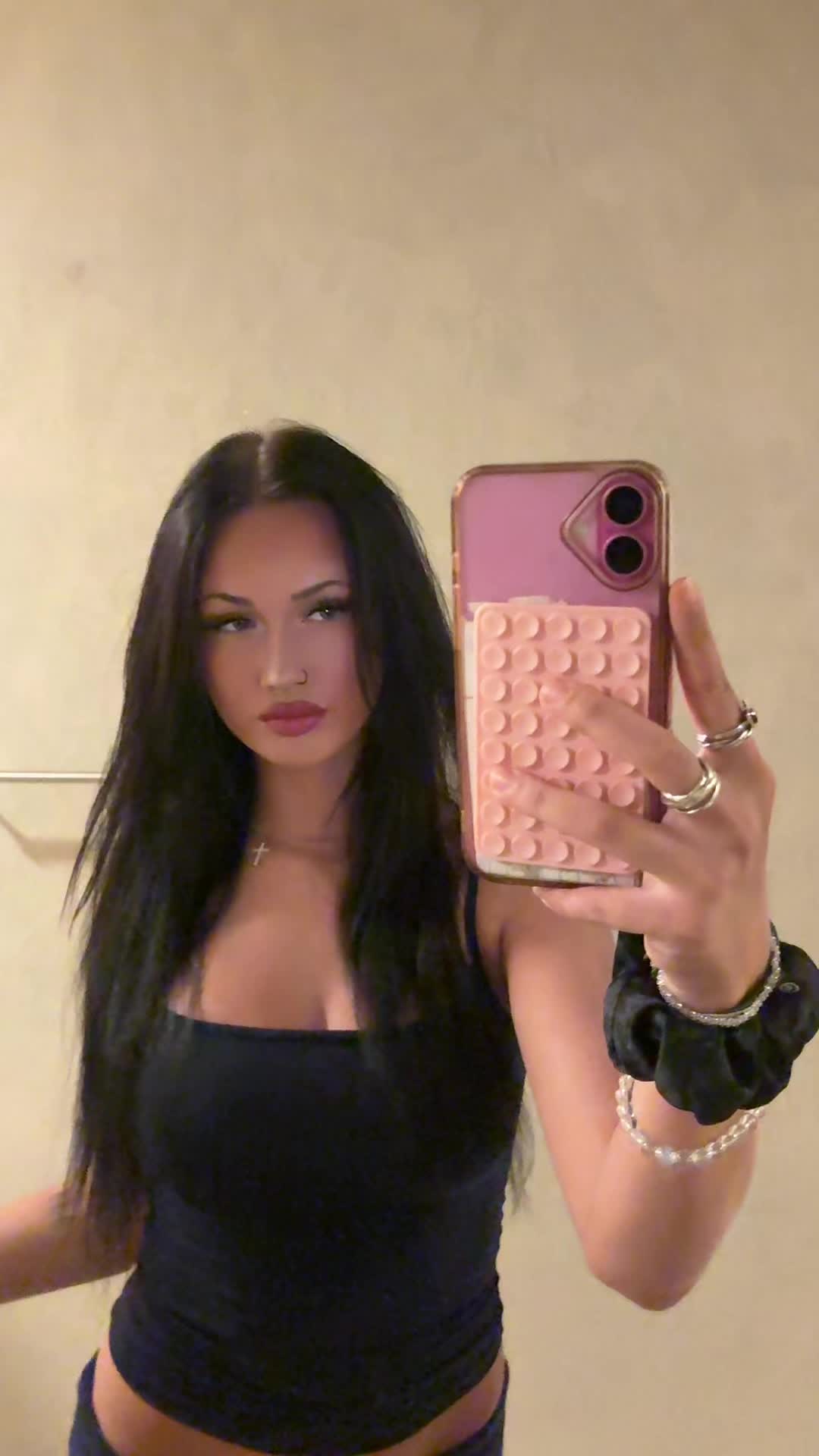 @user205679162