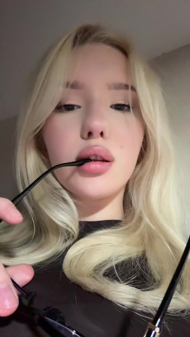 @𝐩𝐨𝐥𝐢𝐧𝐚