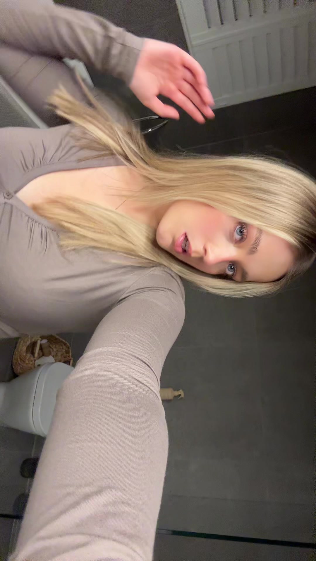 @zaridowling