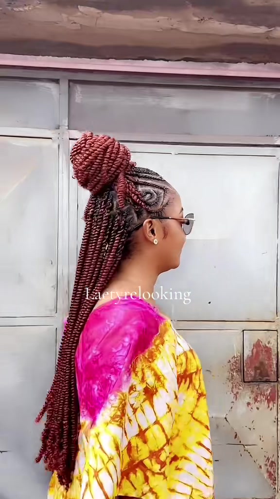 @laetyrelooking2