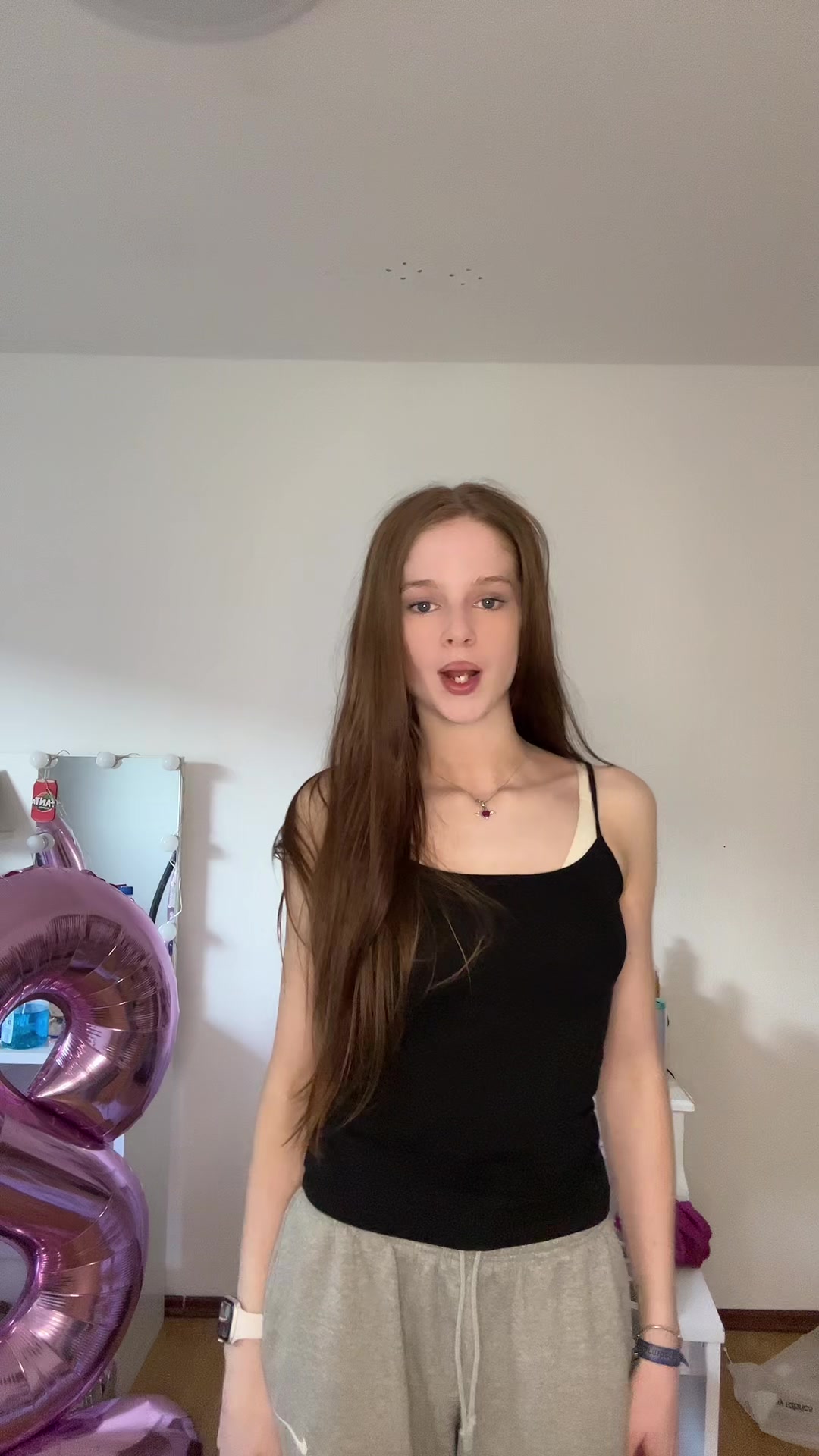 @𝓁𝒾𝓋𝒾 🎀
