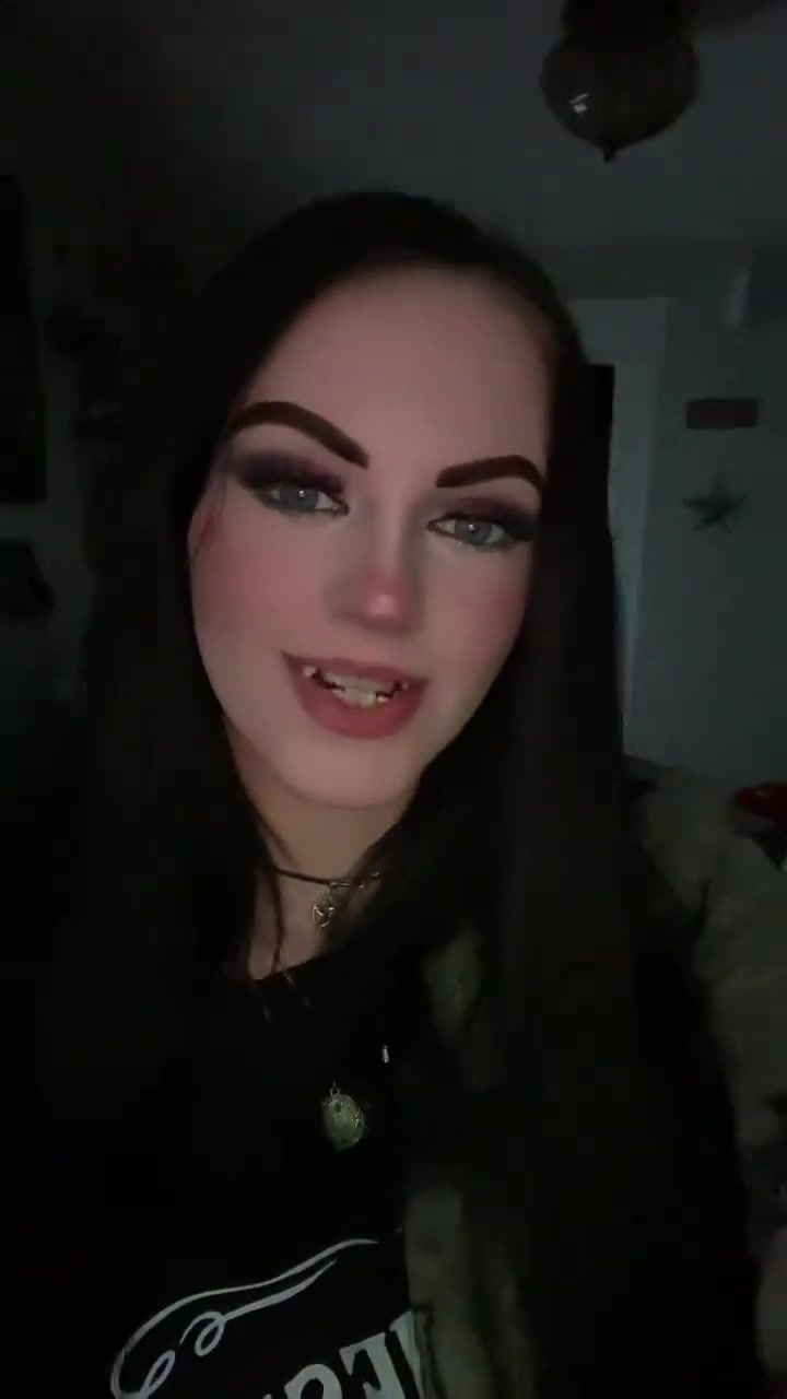@kellyyya1010