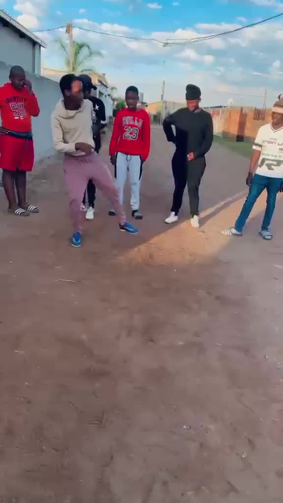 @mnyamane himself .🤡