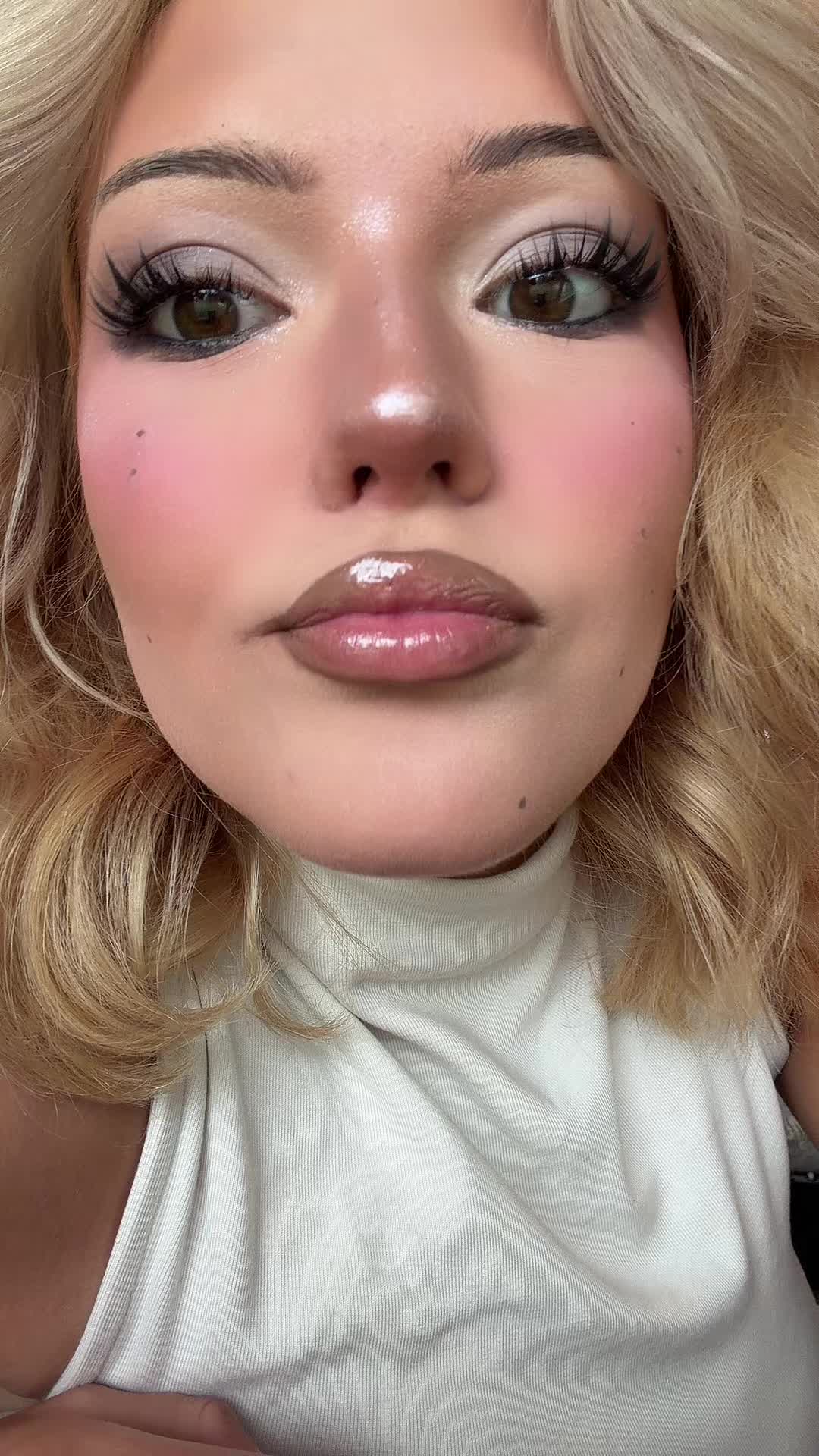@glamwithavabella
