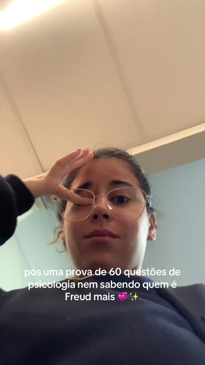 @Livia Godoy | estudante de psi