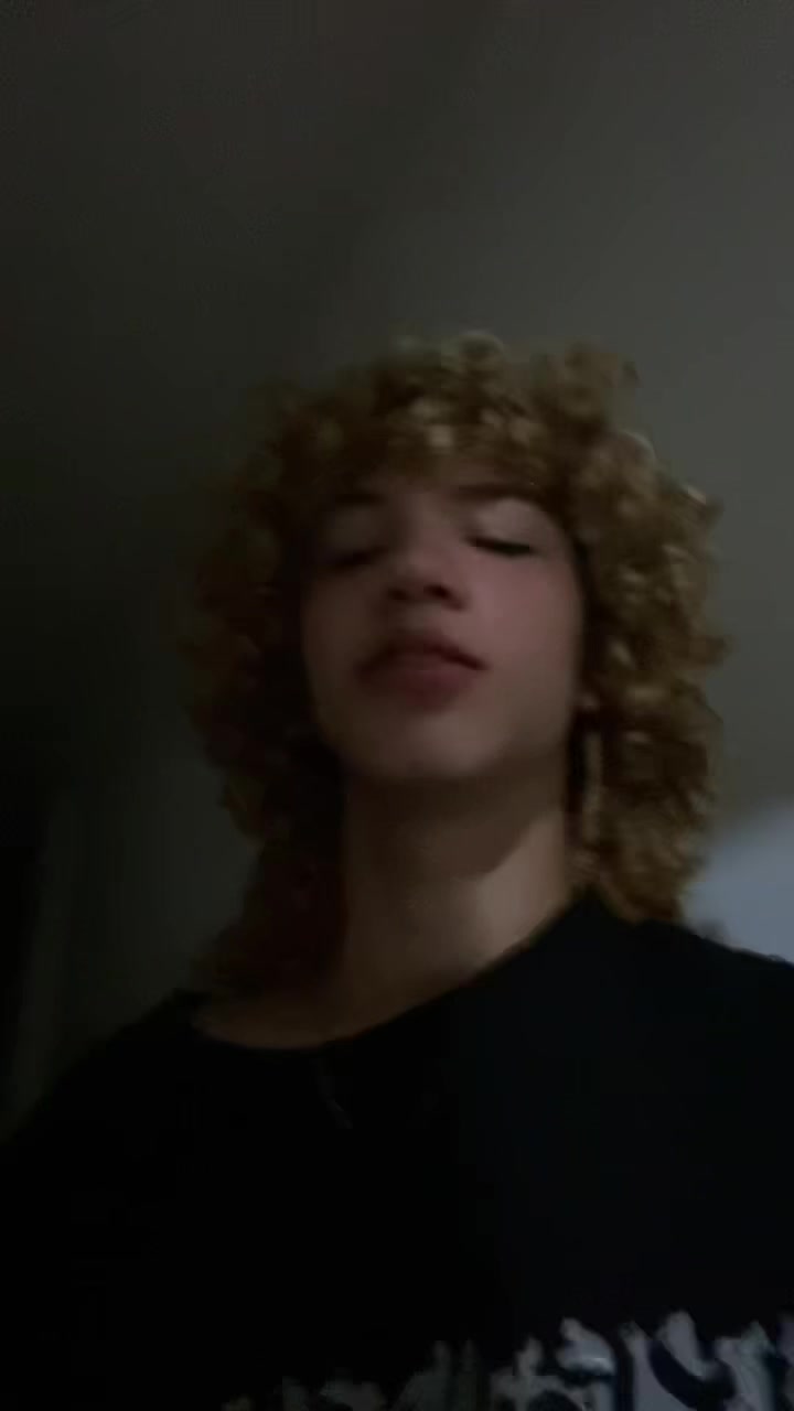 @𝖆𝖓𝖉𝖗𝖊𝖘 𝖙𝖊𝖈𝖈𝖆🧑🏼&zwj;🦱