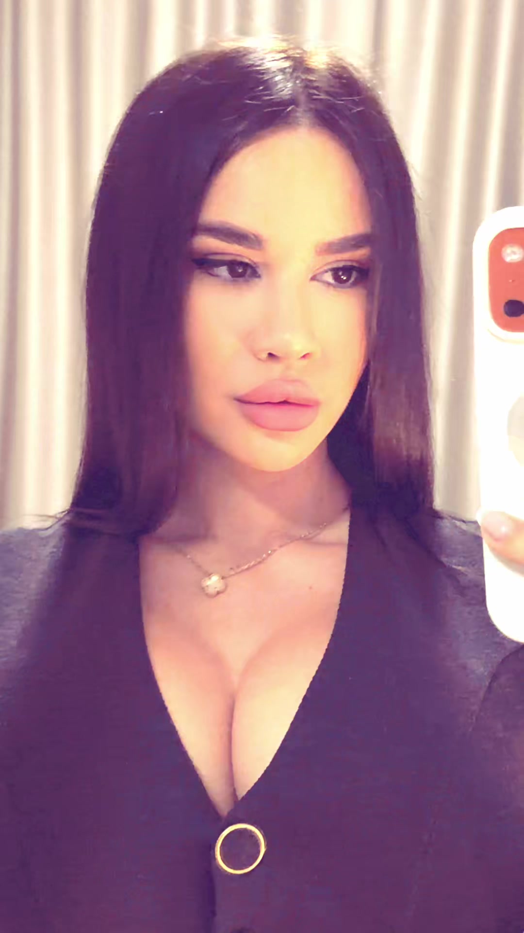 @elenadostic