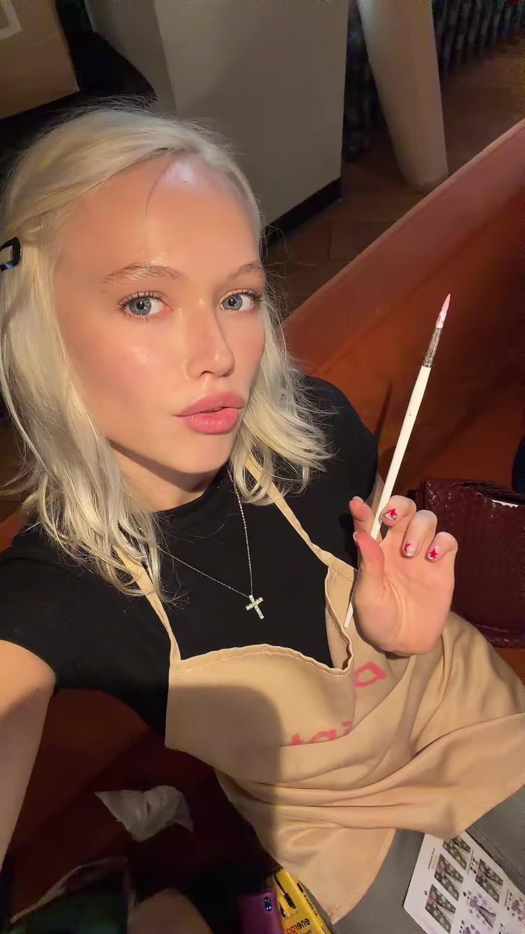@KARINA