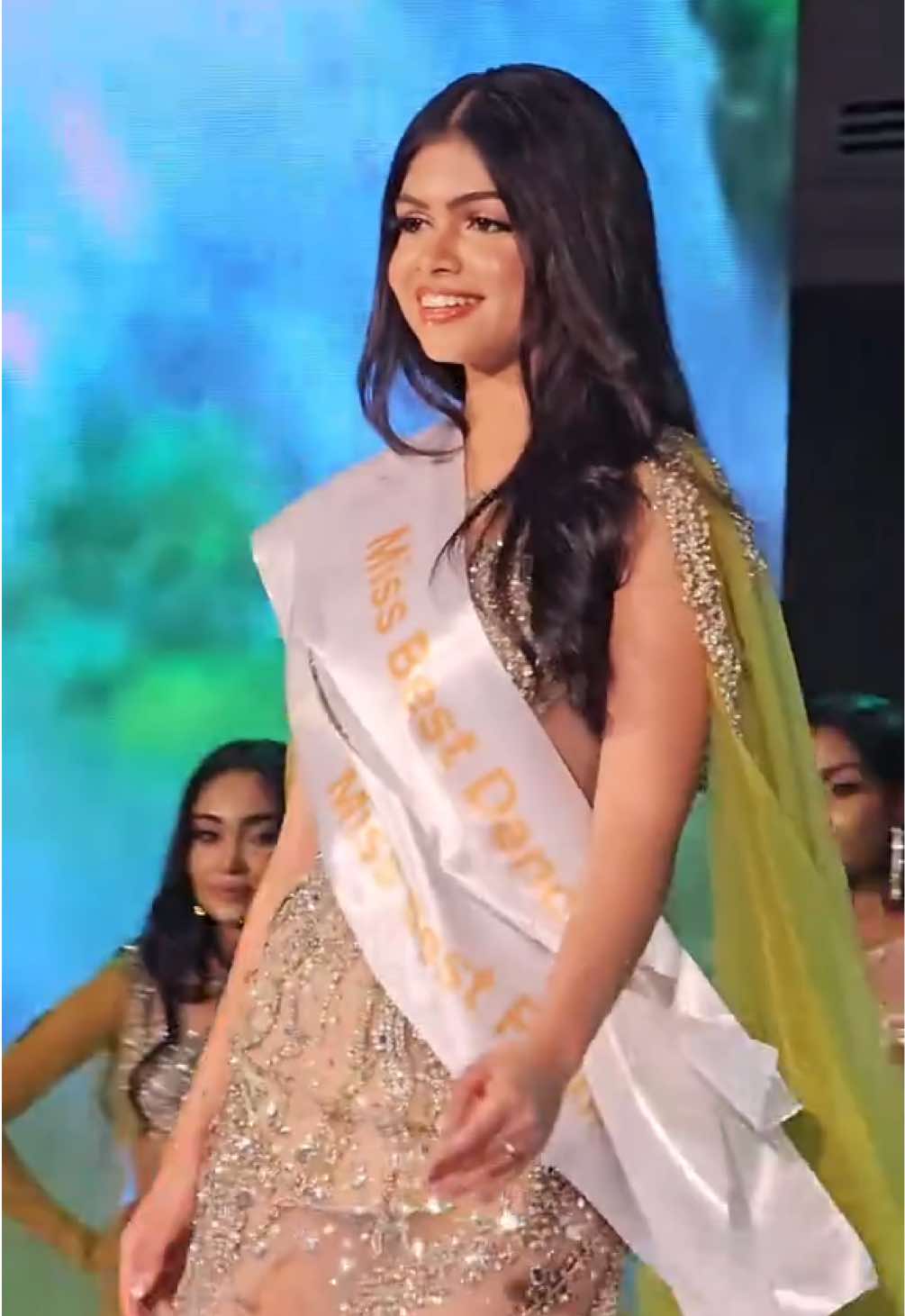 @Tishani Perera 🇱🇰