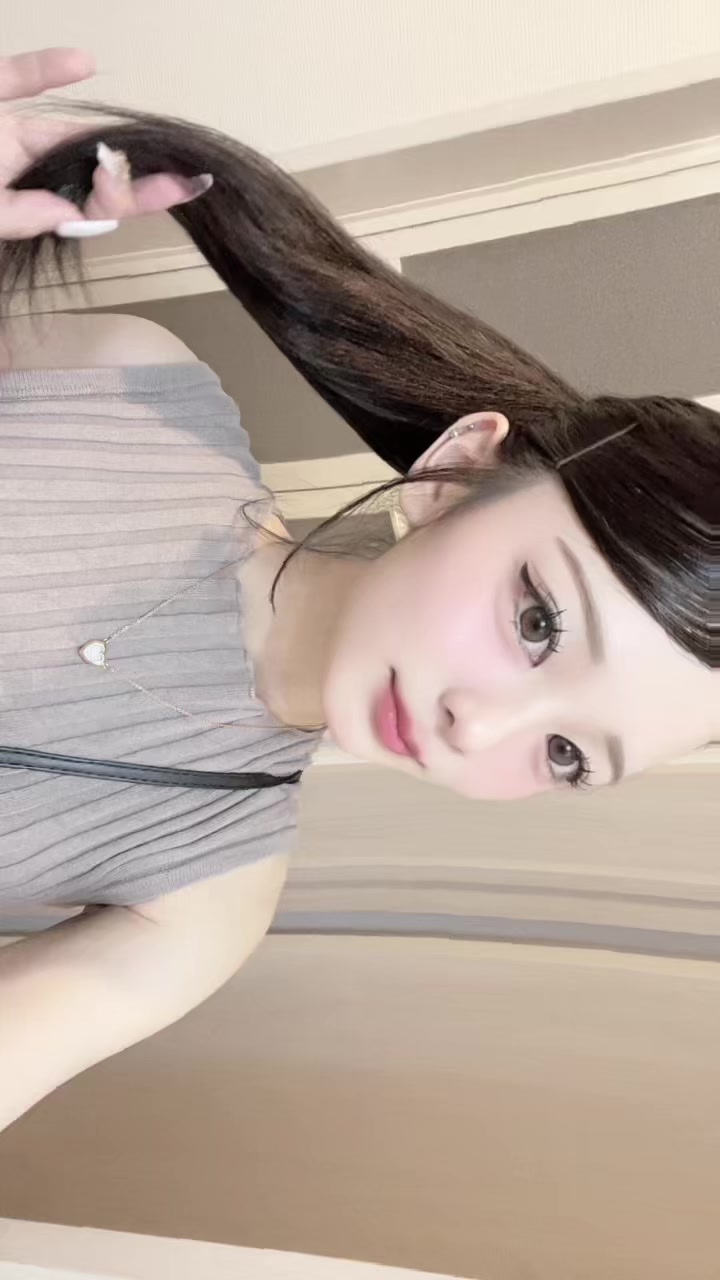 @にゃん