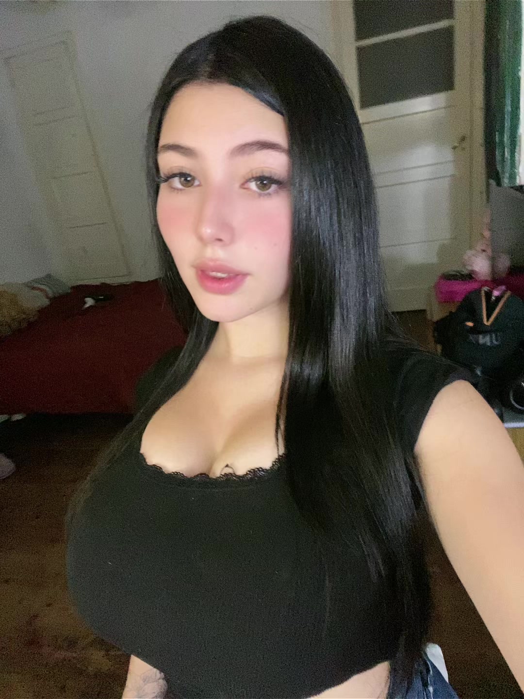 @tati contreras 🖤