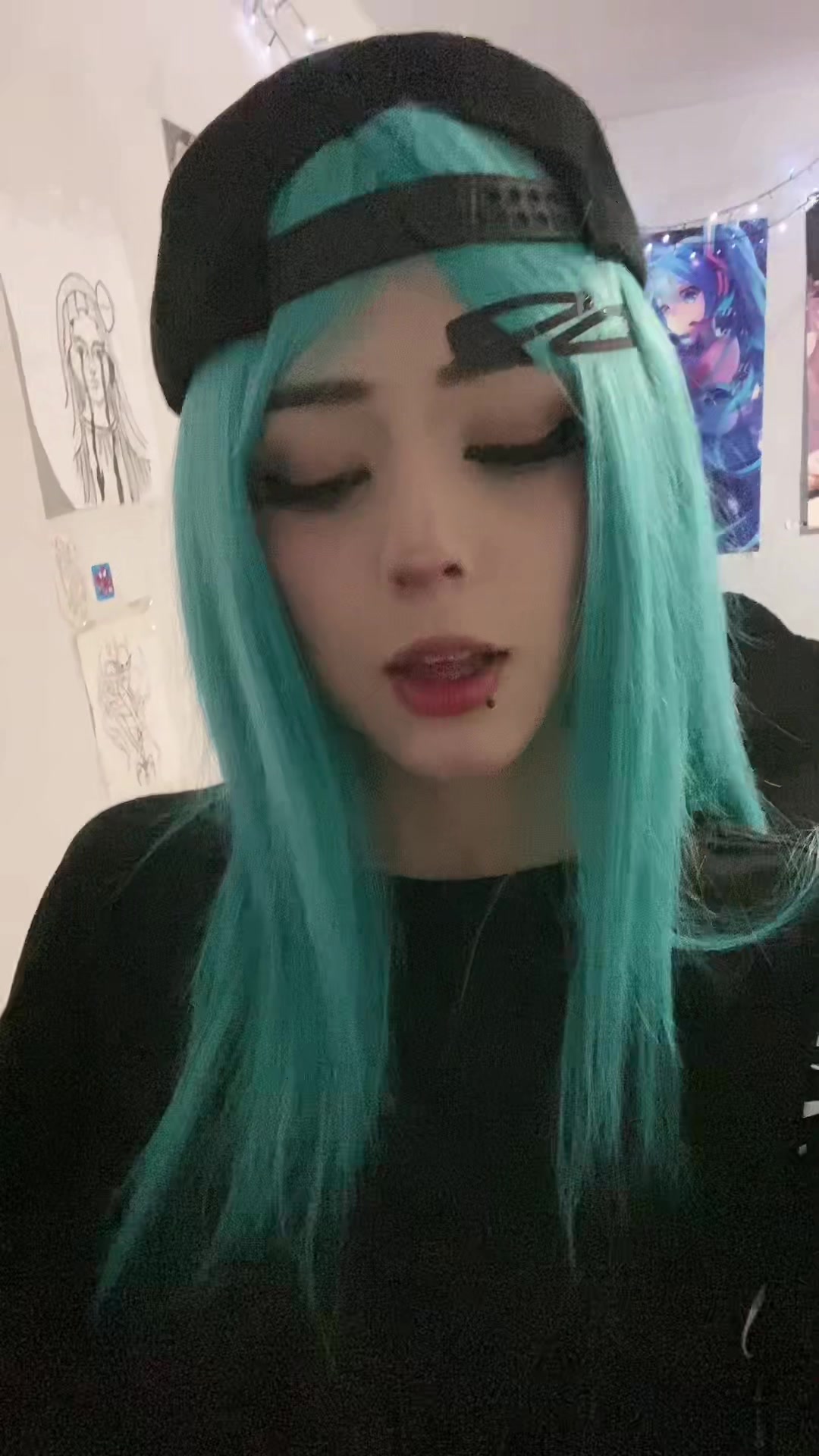 @Eternal (•﹏•;)