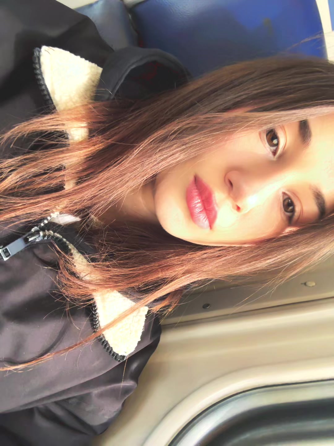 @𝐯𝐢𝐯𝐢