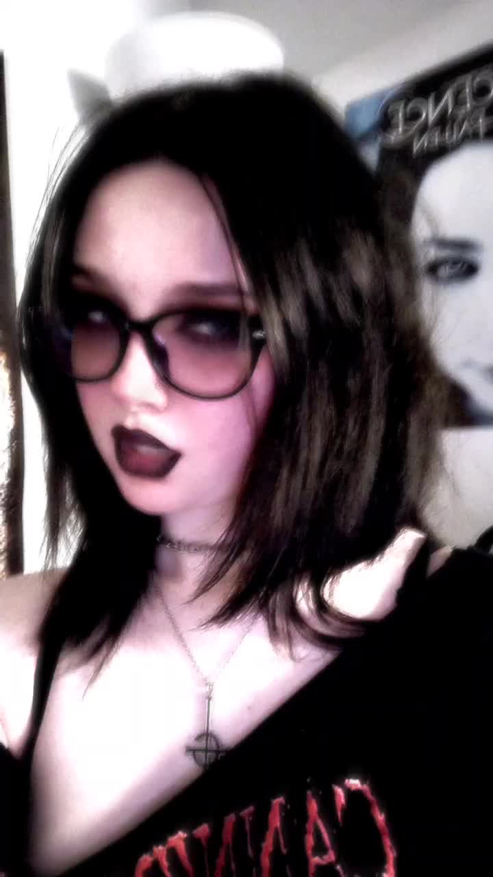 @🦇Julie-Anne🦇