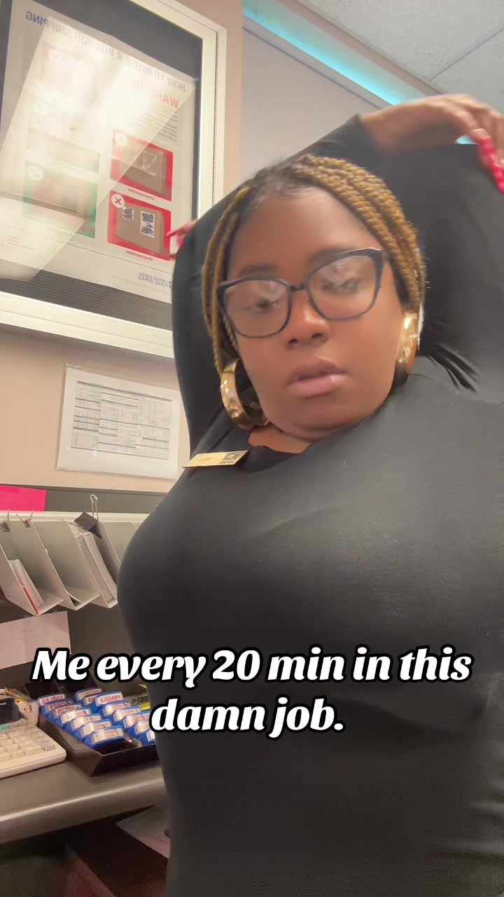 @theeglitterologist