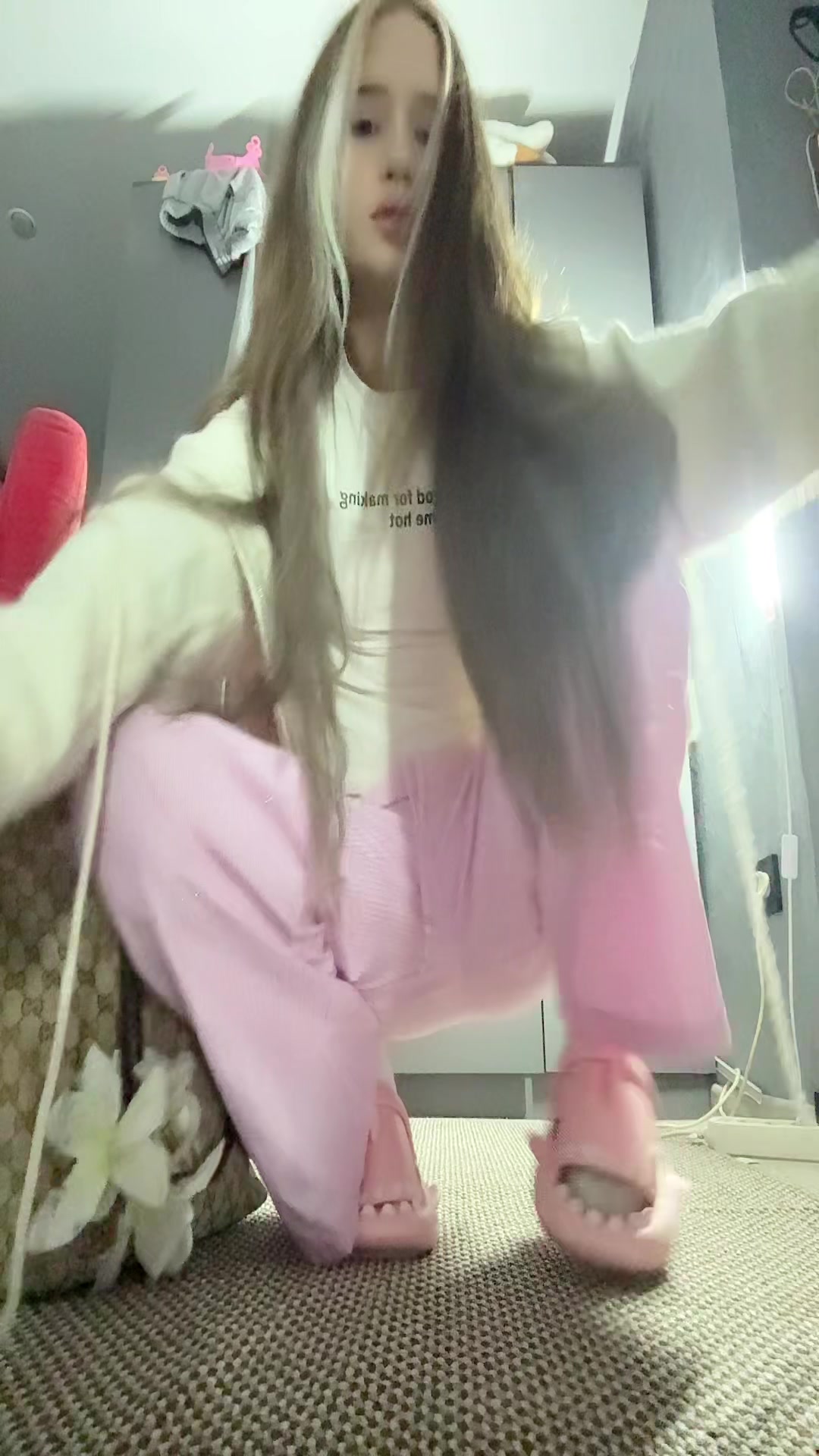 @Пчела