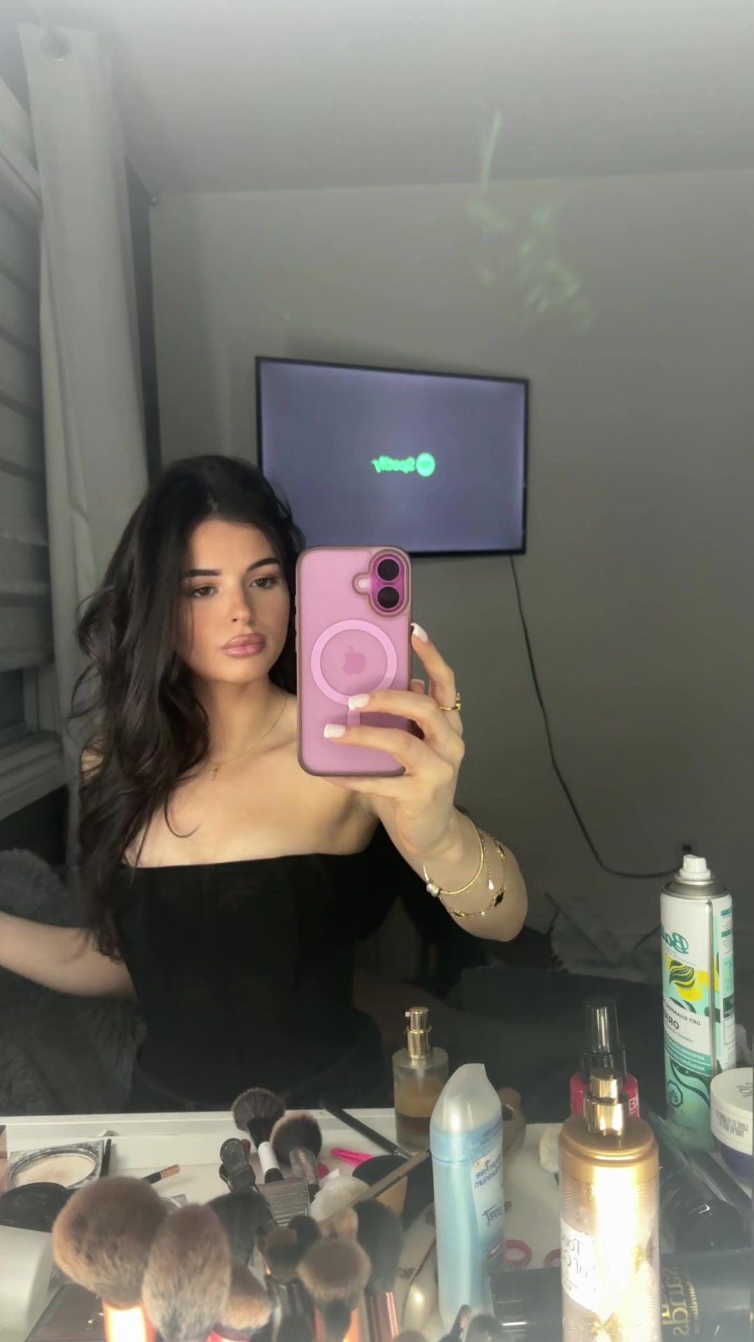 @Ava
