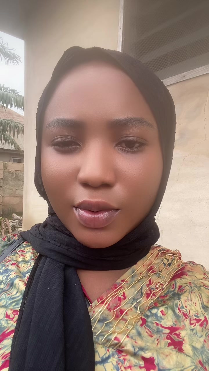 @OLUWASEUN🌸🍭🎀