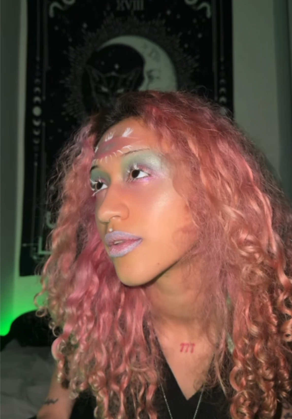 @♀🐚🫧🦢⁷⁷⁷🪞☁️🧿 ☥ 💌 🕷️✧
