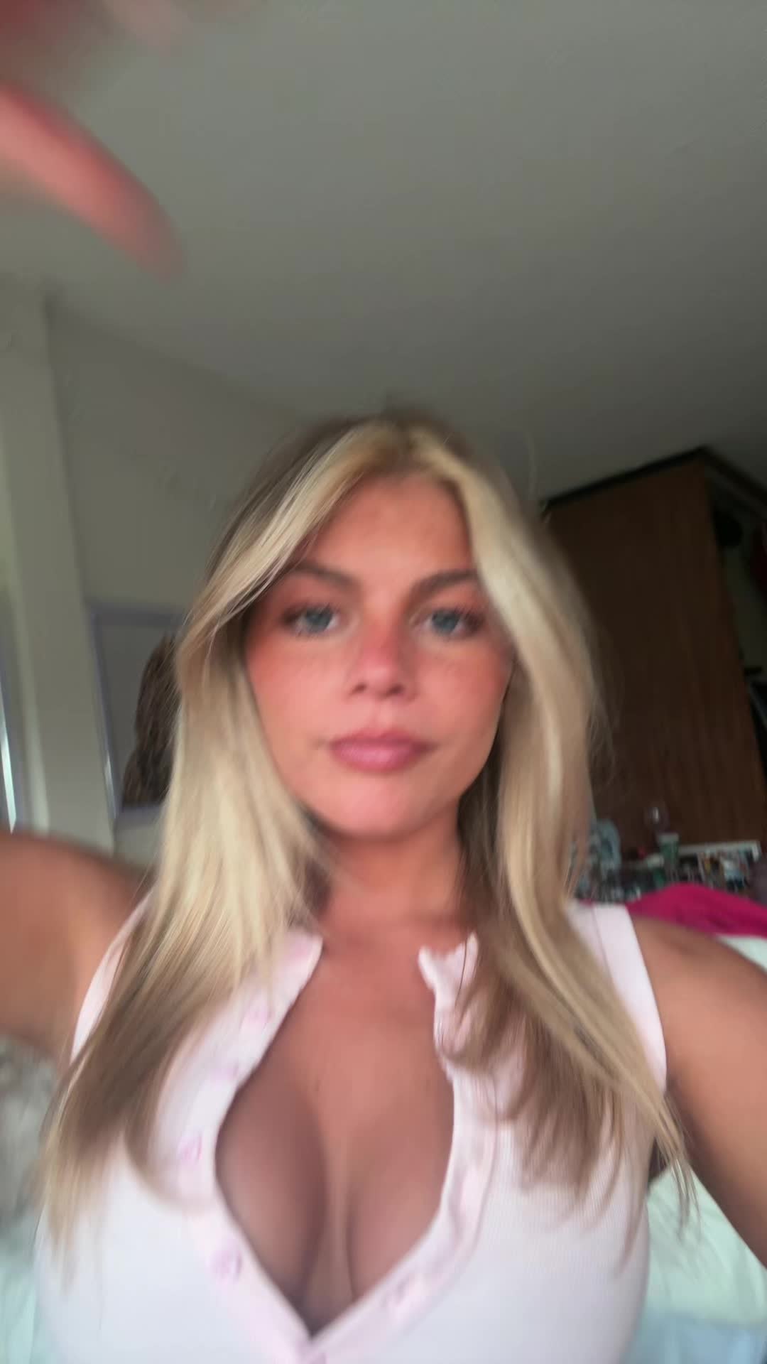 @katiekeanie