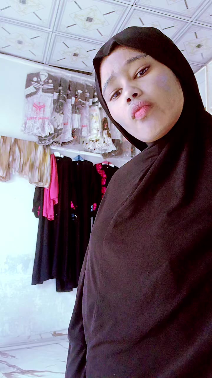 @Queen Of deynile 👗👠👜