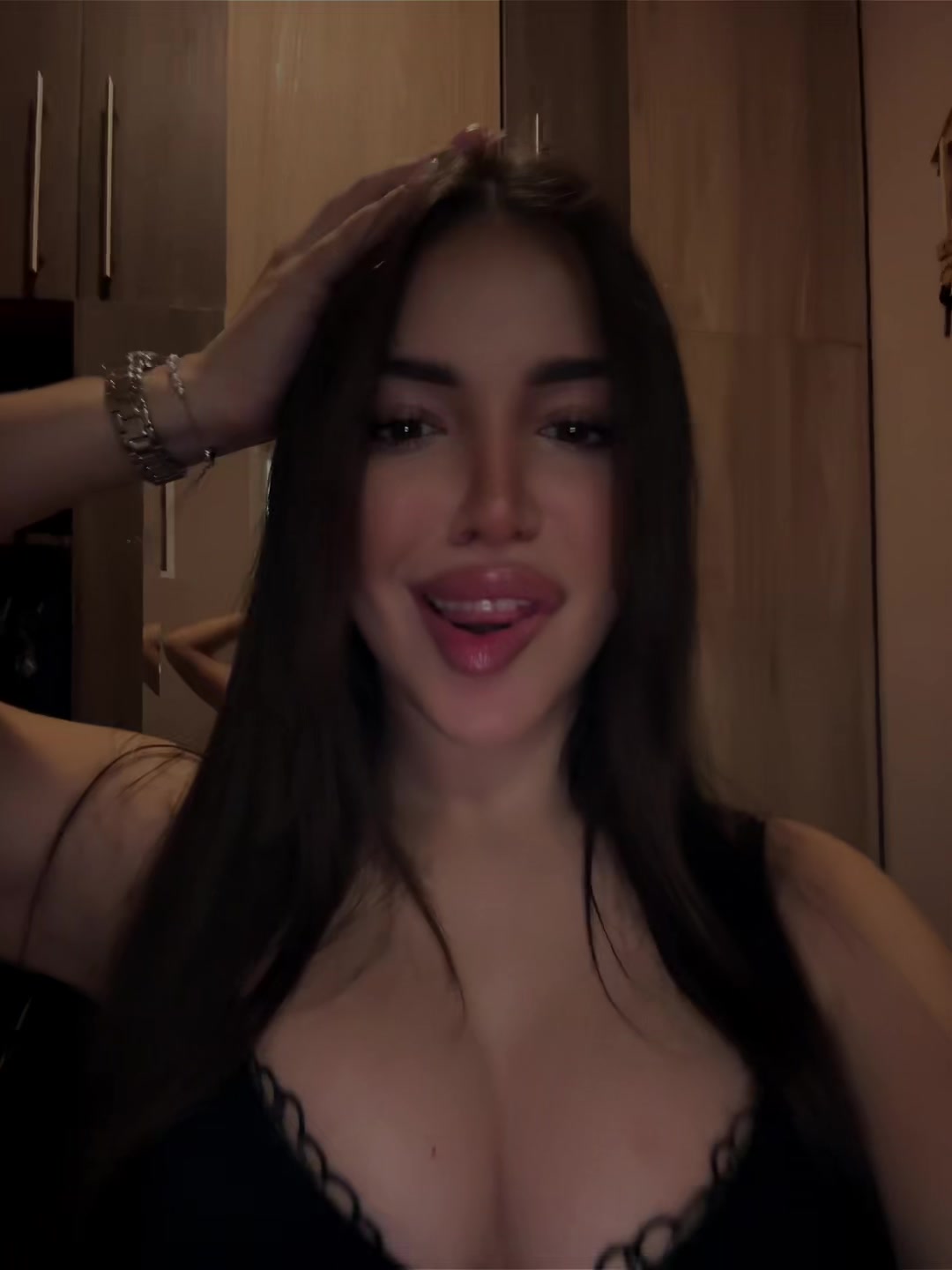@isidora